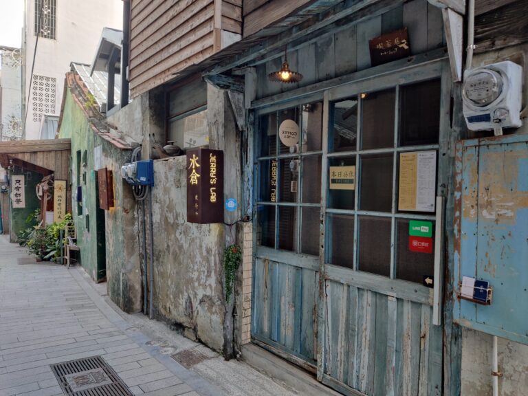 Tainan's snail alley