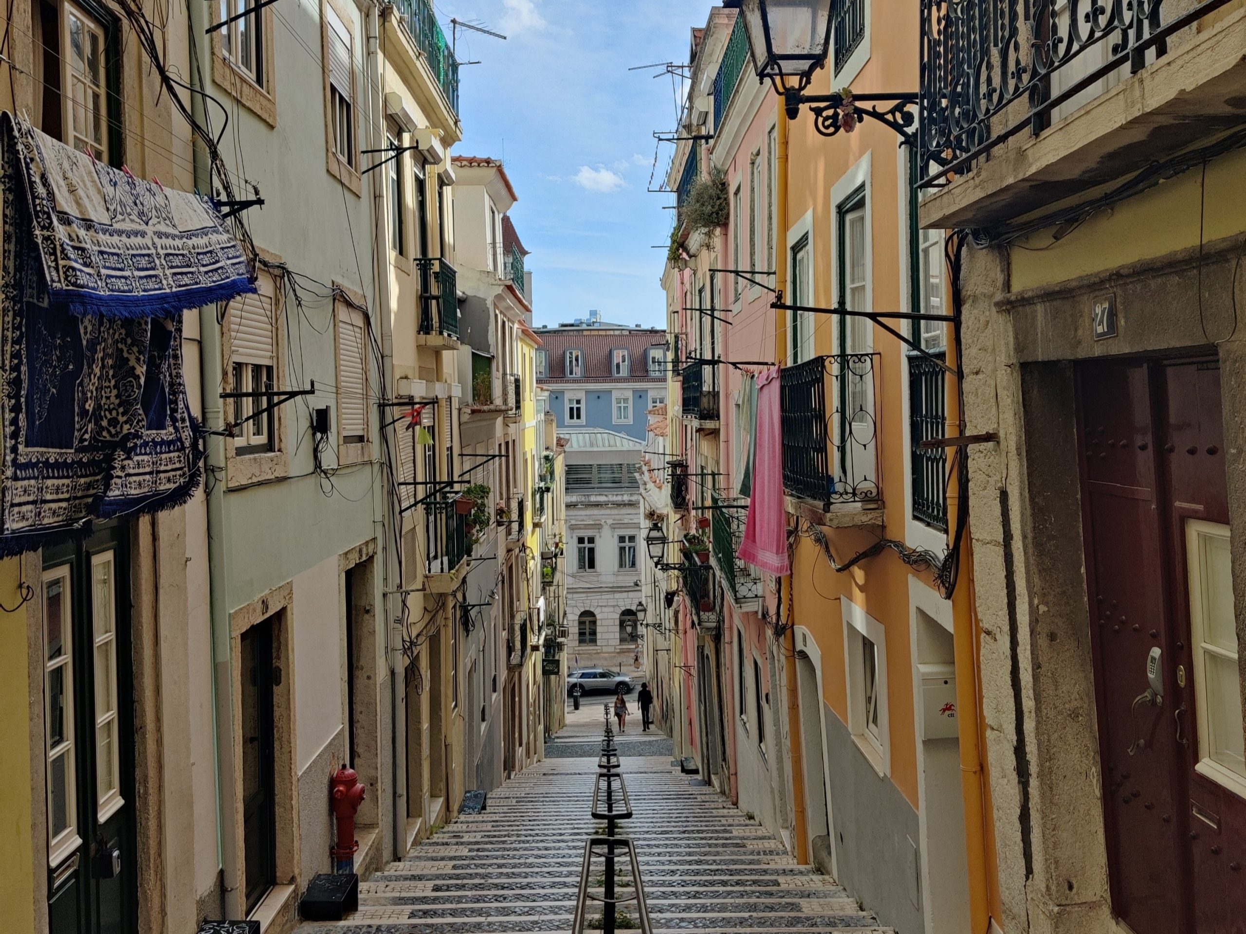 Street in Portugal in post about Portuguese slang