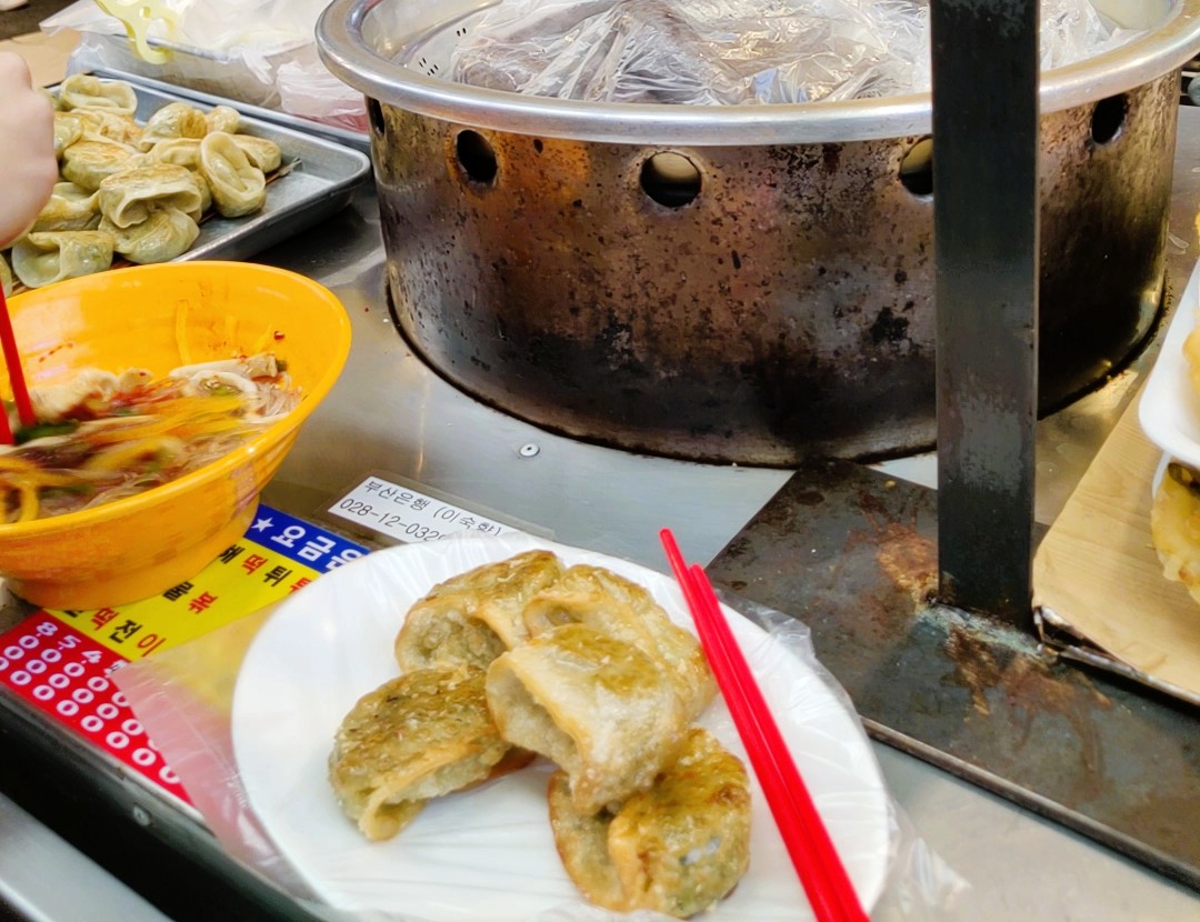 Mandu in a street food stall in South Korea