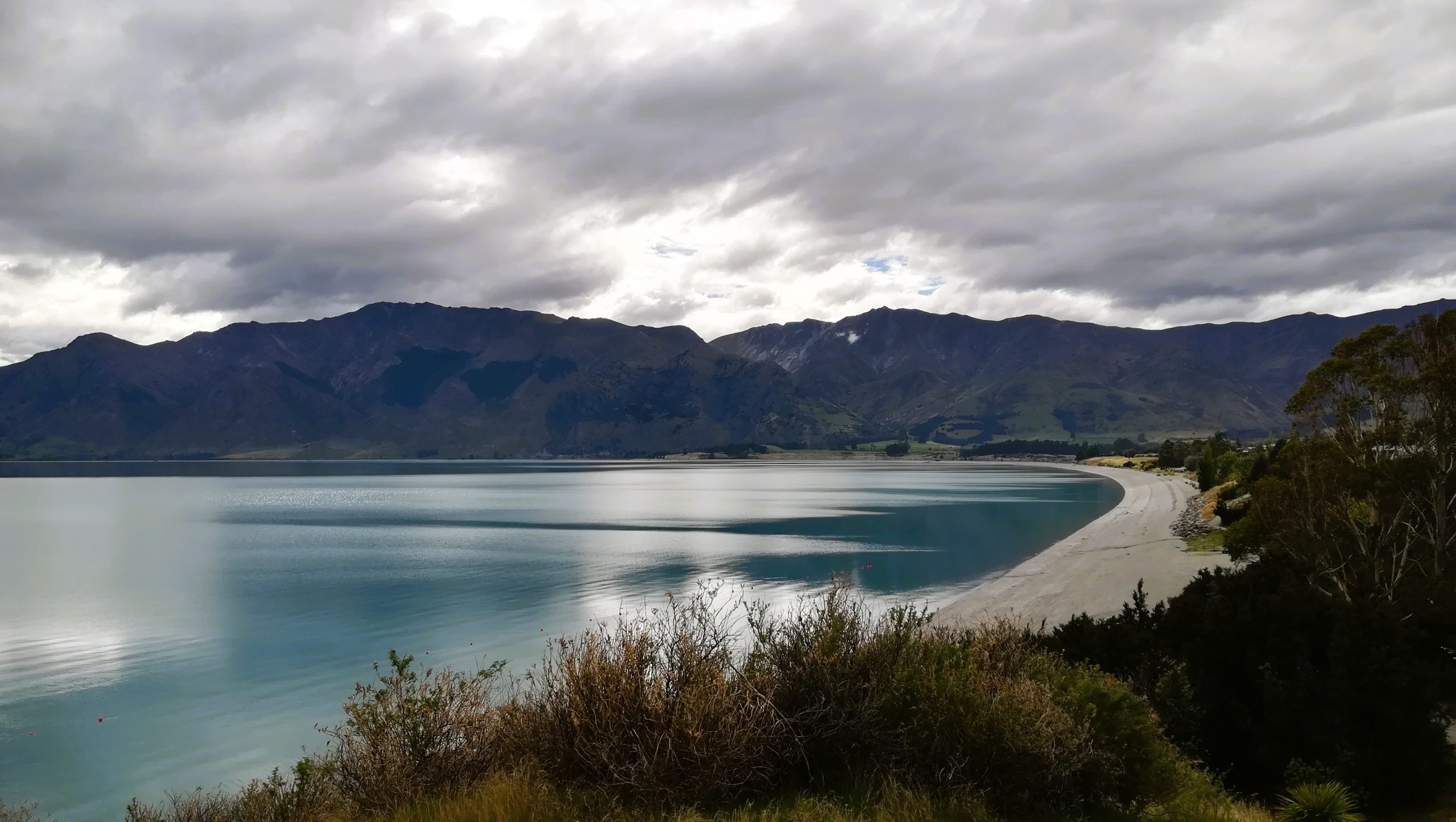 Nature trips around NZ - lake Hawea