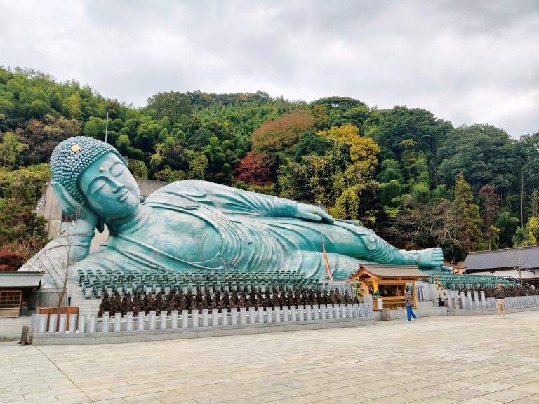 Nanzoin temple and reclining Buddha