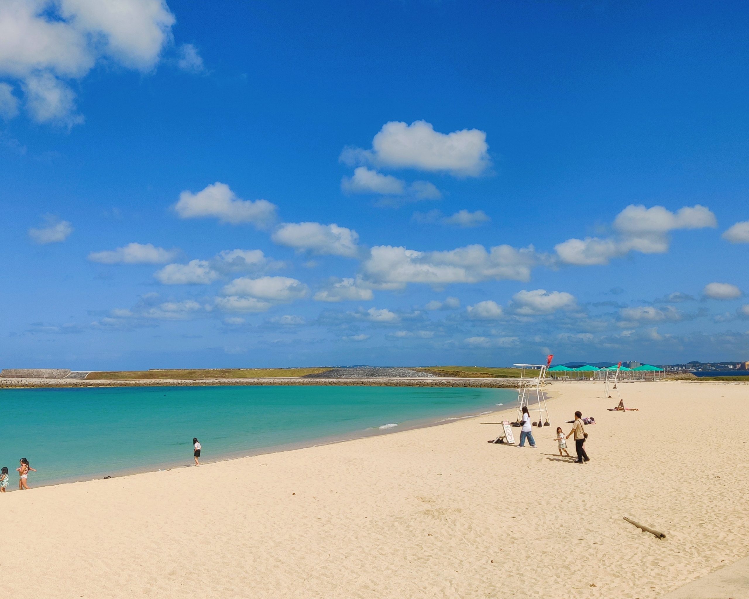 Solo travel and beach hacks