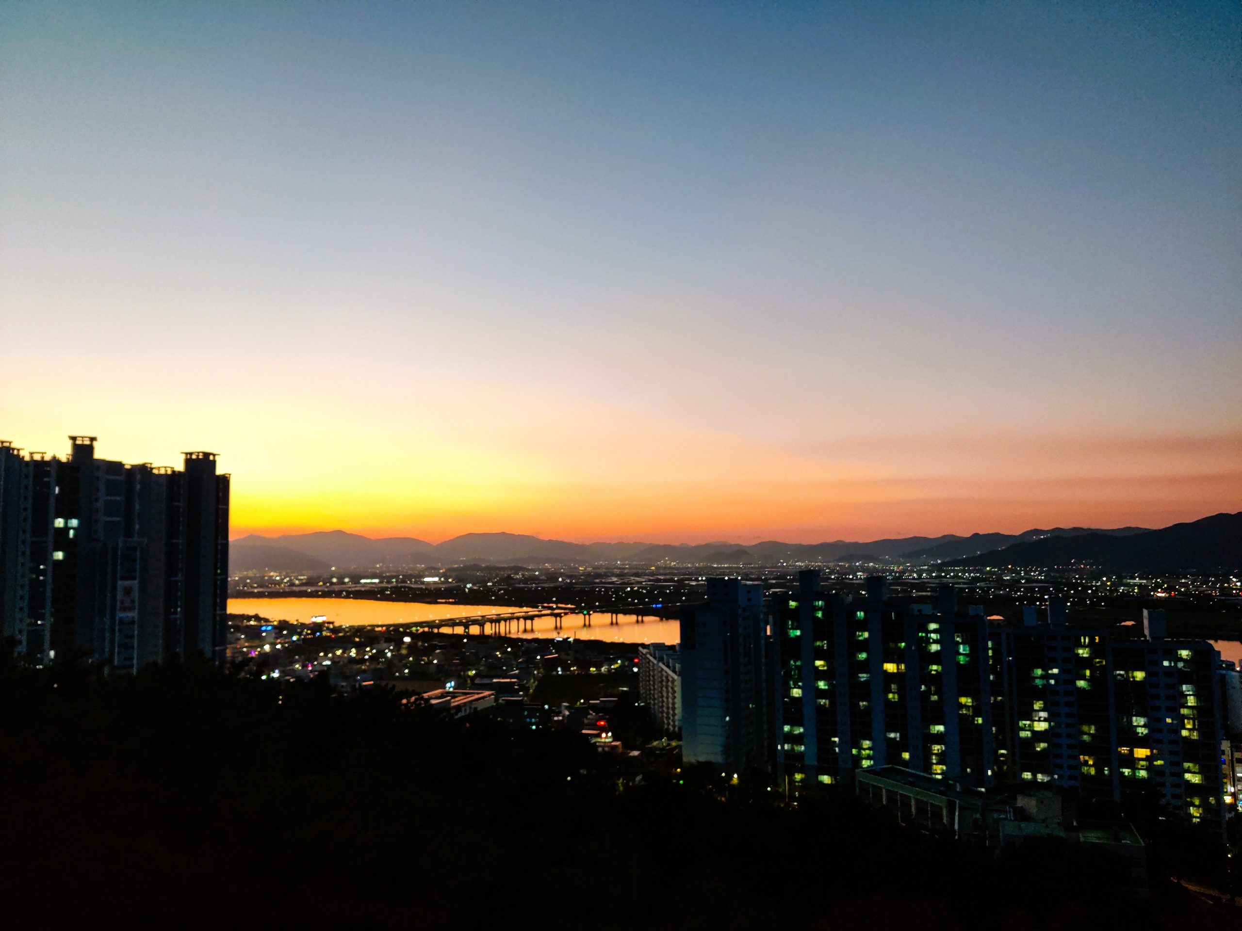 Sunset over Busan - flight tips