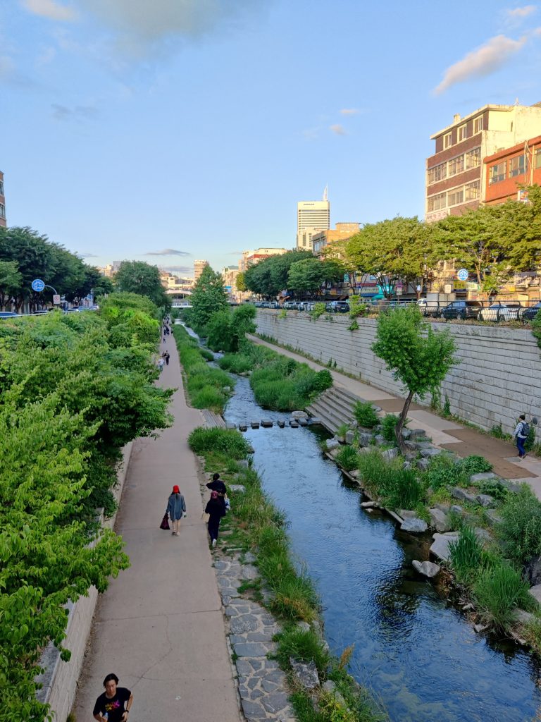 Cheonggyecheon stream - Seoul itinerary