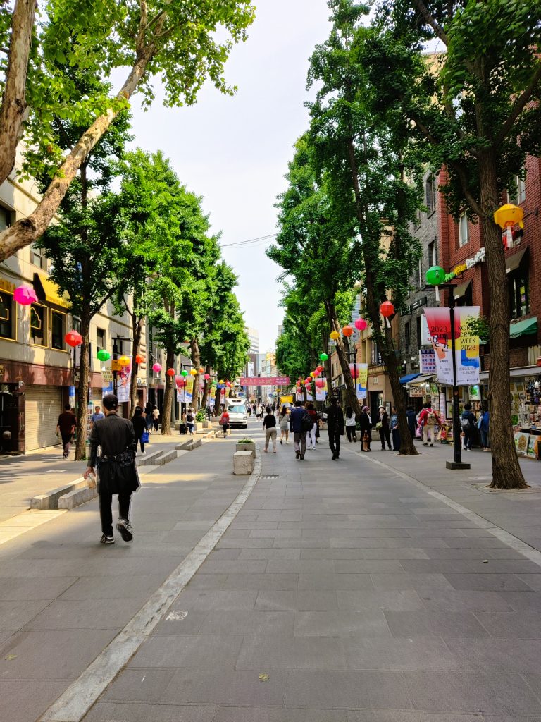 Insa-dong neighborhood - Seoul itinerary