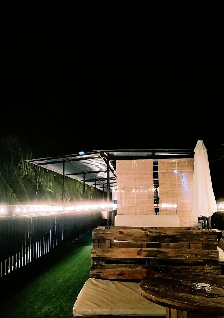 Pig Dive Hostel Moalboal rooftop