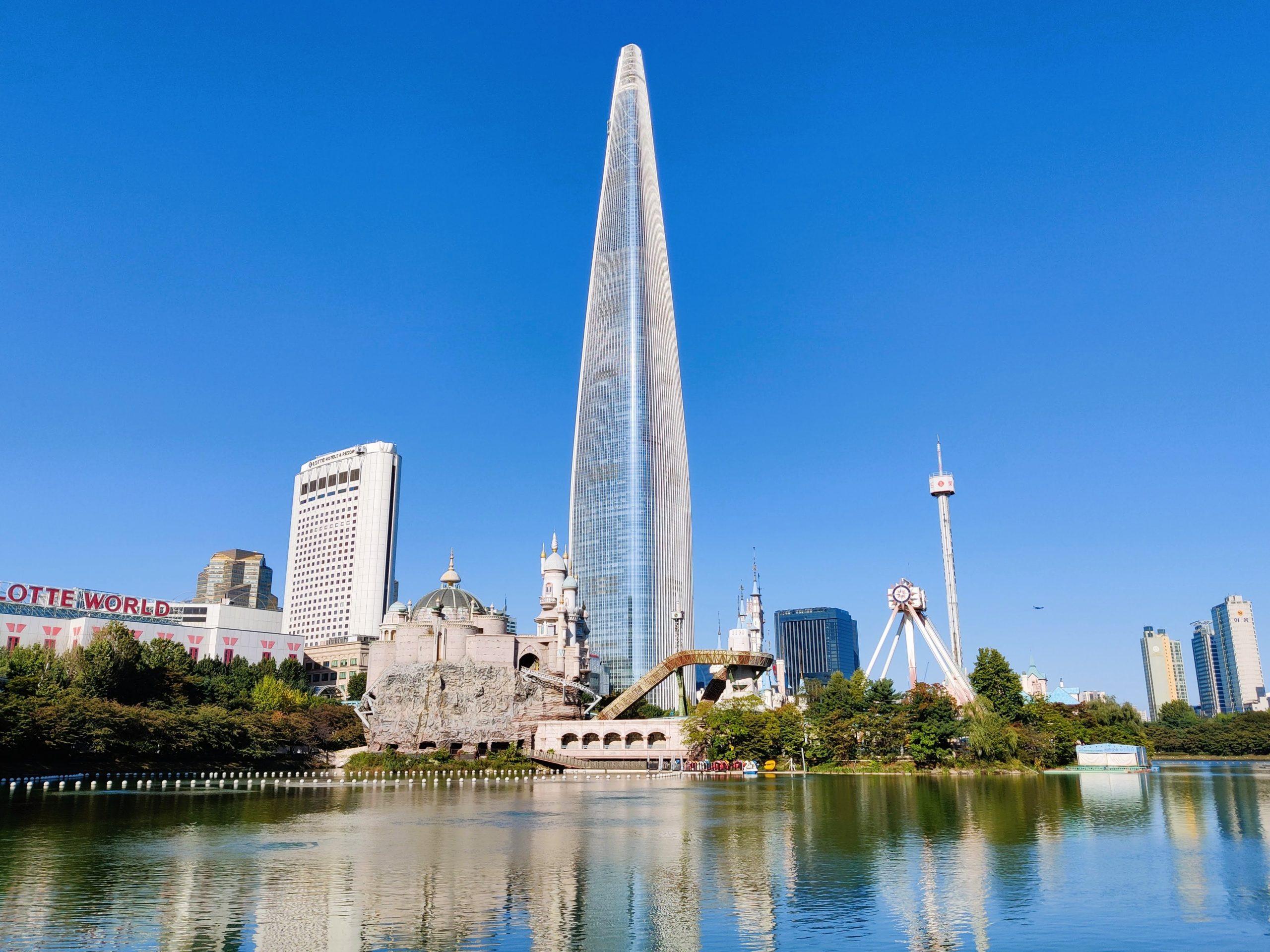 Seokchon Lake - 3-day Seoul itinerary